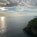 Michela Tra Cielo E Mare